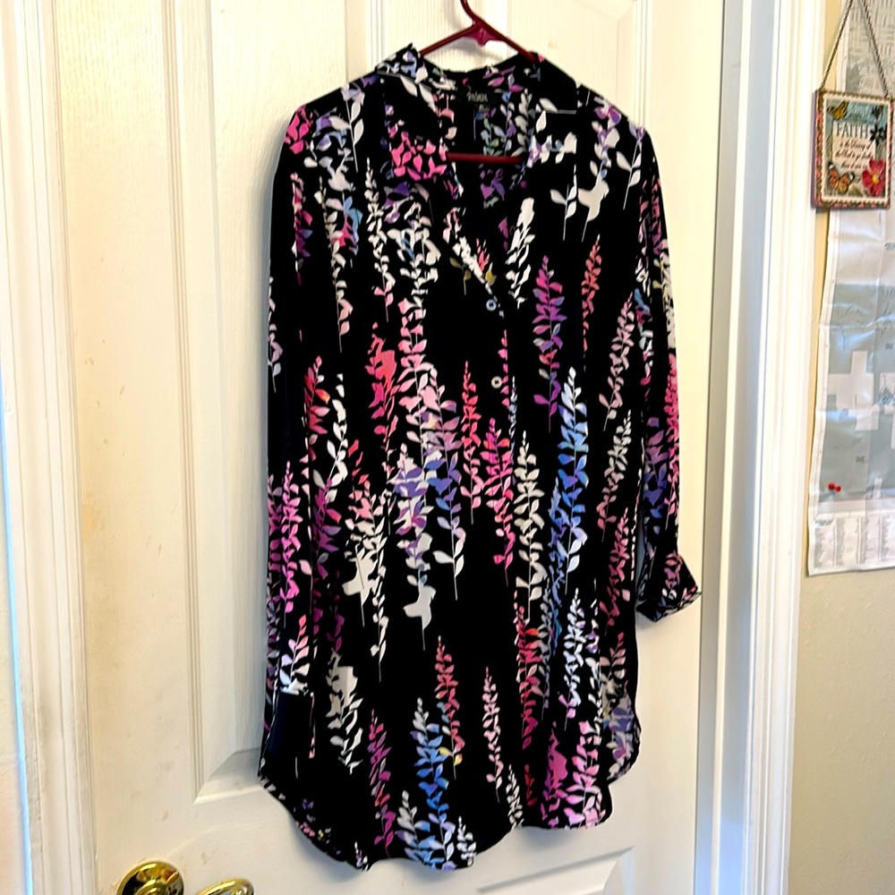 Slim Factor women’s size medium Shirt/Dress Long Sleeve, black and multi color